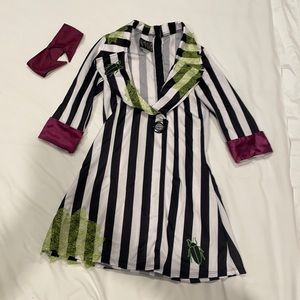 Beetle juice Halloween dress small